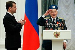 250px-dmitry_medvedev_and_alexey_sokolov_21_feb_2011.jpg